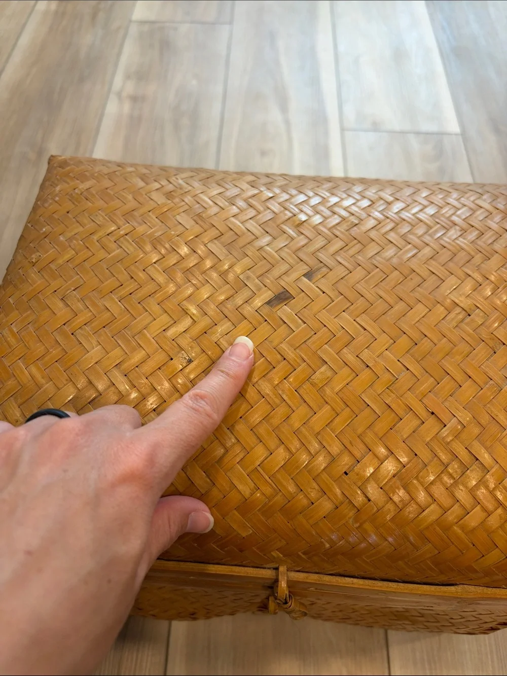 Vintage woven basket in Honey Brown